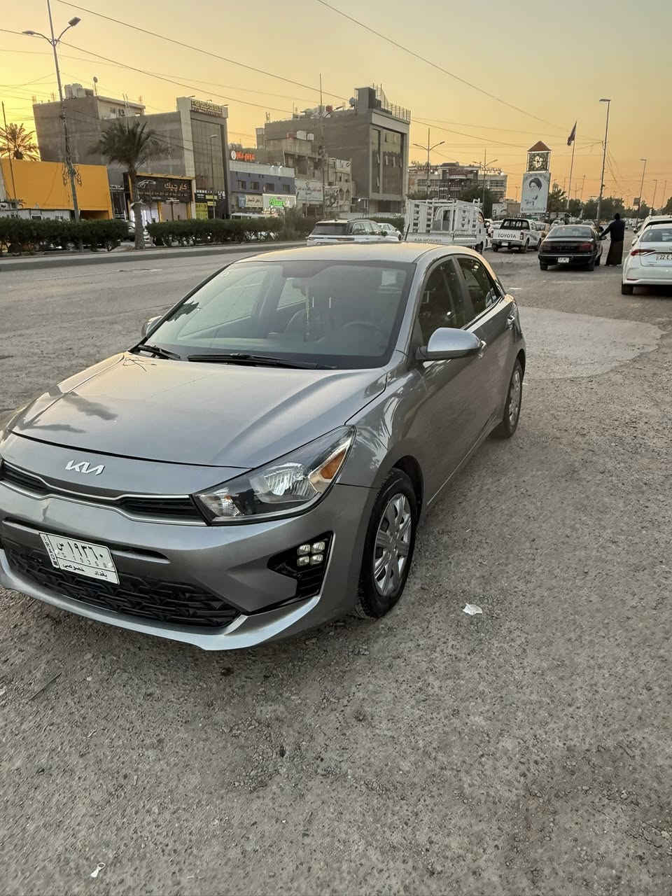 السلام عليكم 
كيا ريو هاتشباك 2022
وارد امريكي ماشية 34 الف ميل 
مواصفات السيارة اعتيادية 
محرك 1600 
نظام sport 
شاشة ابل كاربلاي اندرويد اوتو وايرليس 

السيارة كلها بلادية بيها بس الدعامية الامامية واكعة ومرجعيها 
بدون ارباك بدون دواخل بدون اي شي 
نص البنيد مرشوش 
داخلها وكشناتها كلش جديدة اني مغلفها محافظ عليها فممبينة بلصور 
السيارة ب اسمي ومكانها بغداد 
للبيع سعرها 129$ ورقة 

للتواصل ***********
