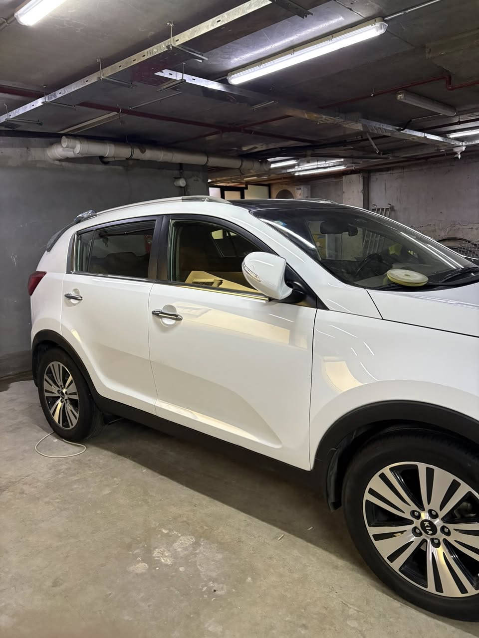 سلام عليكم 
للبيع سبورتج ٢٠١٥ خليجي
سياره ماشيه ٧٩ الف كيلو حقيقي
سيارع بأسمي رقم بغداد انكليزي تحويل ثاني يوم
السياره بنوراما كير ومحرك مكفولات سياره جديده مابيها نقص مسويلها بولش وحمام وتخم تايرات جدد وهزه جديده السونار موجود بيها ٣ قطع صبغ فقط وبنيد مصبوغ جماليه مكان سياره المنصور السعر ١٣٥ ورقه  رقم صاحب السياره:***********
