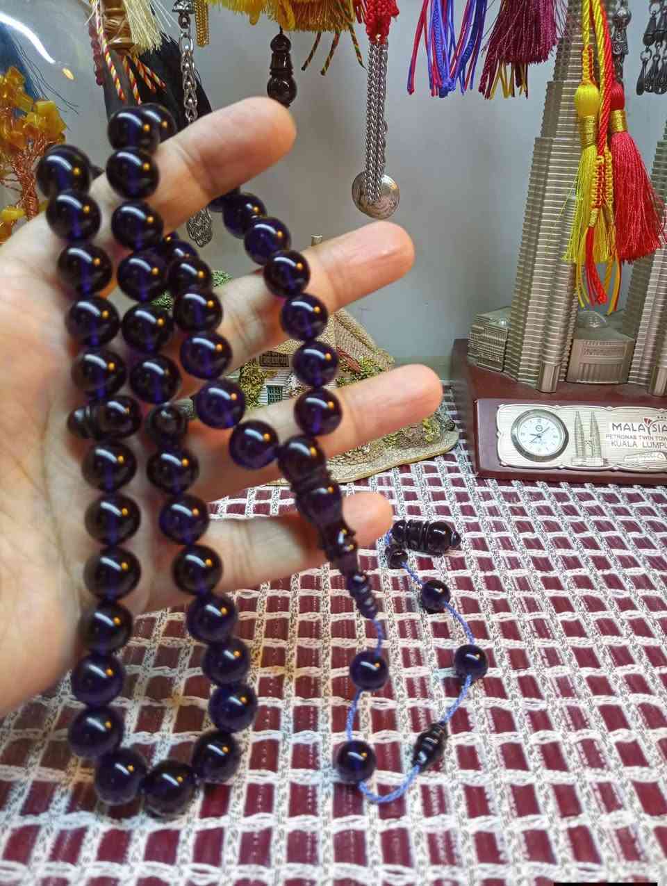 السلام عليكم 
مسباح سندلوس لون چويتي مميز يشف سبيرتو مساطب جراخة اسطه جهاد الفلسطيني تمليكه قطعه جمال ودلال 
الوزن 60 غم القياس 12 العدد 45 خرزه 
السعر 25 الف توصيل كافة المحافظات 5 آلاف


**إذا كنت صاحب هذا الإعلان وتريد حذفه لأي سبب، رجاءا أرسل رسالة إلى الدعم الفني**
