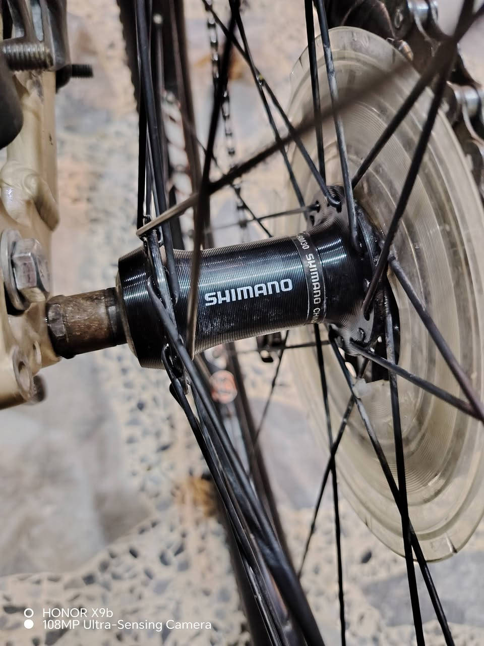 💠السلام وعليكم 💠
🟤دراجة تريك TREK4300 للبيع غنية عن التعريف نوع امريكي 🇺🇸🟤
🟤المواصفات🟤: 
🟤كير 3/8 فقاسات شيمانو    SHIMANO🟤
🟤حجم 26 M🟤
🟤ويل زوم طبقتين ختم B🟤
🟤ستيرن ختم  B🟤
🟤لون صحراوي مميز🟤
🟤بريكات شيمانو     SHIMANO TEKTRO🟤
🟤دبل فتح قفل RST🟤
🟤عقربة شيمانو التوس    SHIMANO ALTOS🟤
🟤بايدارات شيمانو تورني   SHIMANO Tourney TX🟤
🟤بطيخات  SHIMANO🟤
🟤نجمة  SHIMANO SiS lNDEX🟤
🟤مقعد طبي🟤
🟤معدن المنيوم🟤
🟤نظافة الدراجة 100%🟤
📍الموقع موصل الجانب الأيسر اي استفسار خاص 
💠السعر:(200 الف وبي مجال للطيبين). 💠


**إذا كنت صاحب هذا الإعلان وتريد حذفه لأي سبب، رجاءا أرسل رسالة إلى الدعم الفني**