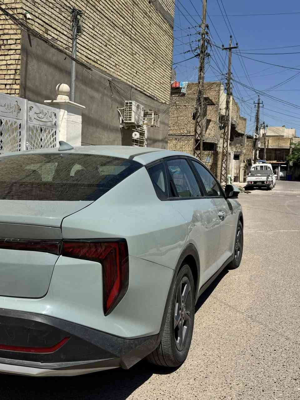 كي 4 مديل 2025 نص فول وارد امريكي حادث خلفي بدون ايرباك وبدون رقم ماشيه 14 الف جديده ڪلشي زلغ مابيه سياره جاهزه من ڪلشي صور الحادث بل منشور  وبسمي واني إلي مستوردها بيه جاملغات  وقبق جنطه بدلته والقديم موجوُد عندي قبق جنطه سعرها 157 مكان بغداد العبيدي ***********
