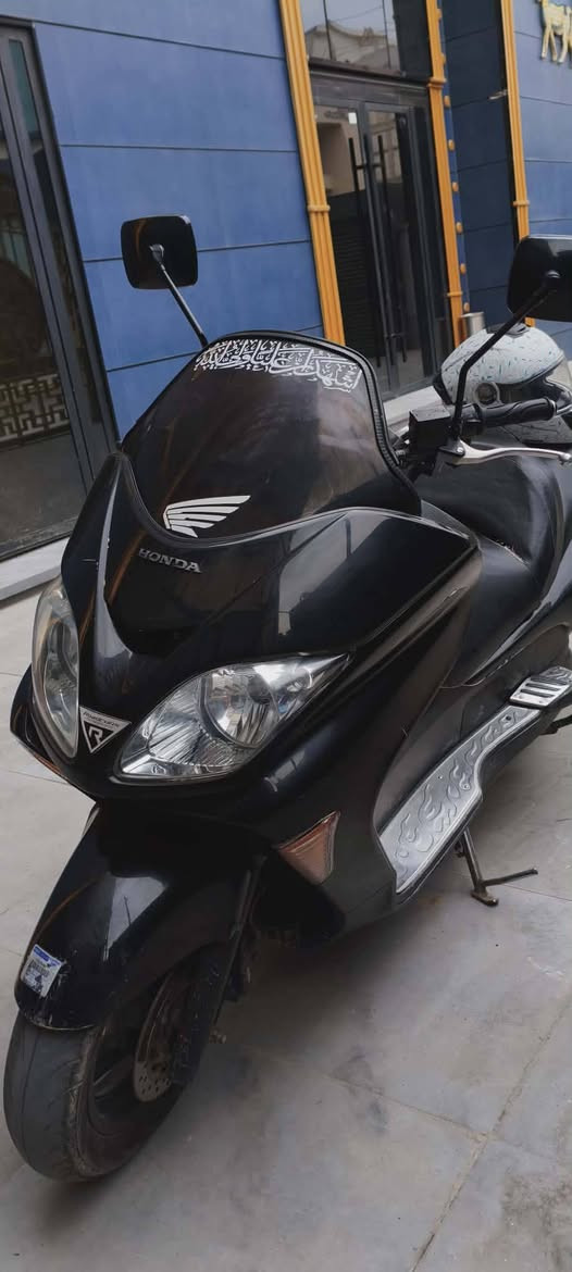 دراجه فورزه كفاله عامه لبيع 08 السعر 900بيه مجال حك جيه النوان البصره قضاء القرنه حي الجمعه قرب جامع الامام الحسين رقم الهاتف ***********
