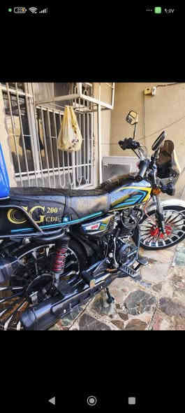 سلام عليكم دراجة ايراني موديل 2026 دراجة نضيفة كلشي بيهة بلادي مشتريهة صار 3 اشهر مكينة 200cc دراجة نضيفة اني مشتريهة زيرو سبب البيع طالب جامعة وقت ماعندي للشغل رقمي ***********
