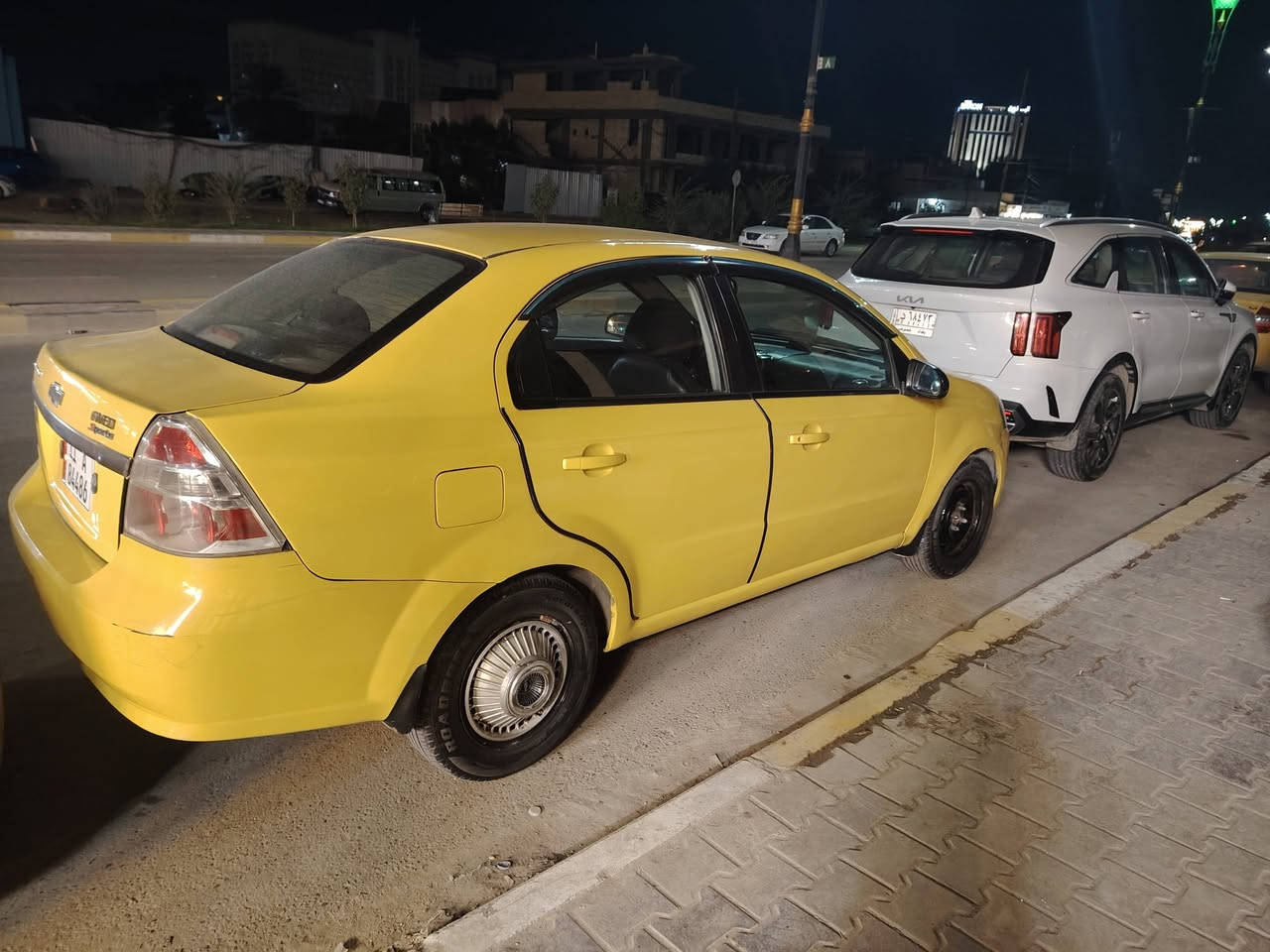 السلام عليكم افيو 10 امريكي ضربته  بالجنطه وهنا بالمجامل الخلفي وبيه تلكيطات مكينه الف وستميه مسكر
هيئه وغرامه مصفره رقم بغداد انكليزي السعر ٣٨ وبيه مجال ***********
