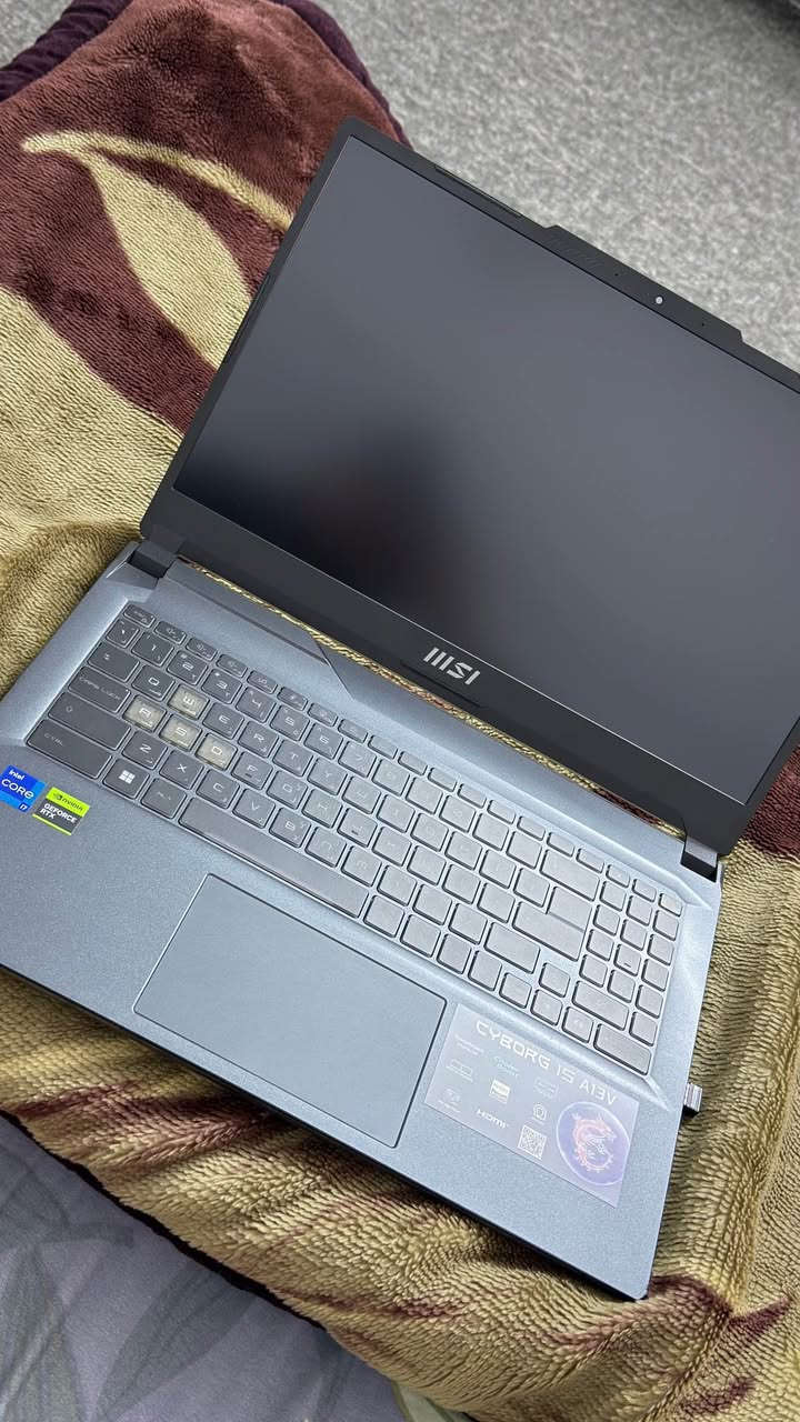 🔥 لابتوب احترافي قوي للبيع – بابل 🔥  

💻 MSI Cyborg 15 A13V  

✨ الحالة: استخدام شخصي لمدة سنة – نظيف جدًا وبدون أي مشاكل  
🔋 الأداء ممتاز ومجرب على المونتاج والألعاب  

⚙️ المواصفات:  
- Intel Core i7-13620H (جيل 13)  
- NVIDIA GeForce RTX 4050 (6GB) 🔥  
- 16GB DDR5 (سرعة 5200)  
- 512GB SSD سريع  
- شاشة 15.6” FHD – 144Hz  
- Windows 11 Pro  

🎬 مناسب للمونتاج، التصميم، والألعاب الثقيلة بكل سلاسة  

🔌 الشاحن الأصلي موجود  
📦 الجهاز نظيف ومستخدم بعناية  

📍 الموقع: بابل  
📲 للتواصل واتساب: *********** Singapore
