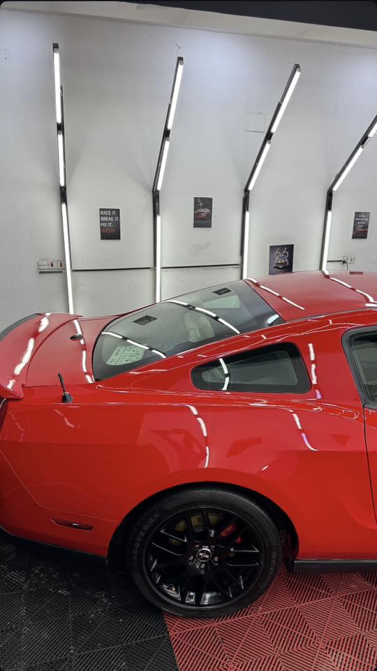 السلام عليكم شباب سيارتي للبيع للي يدور شي نظيف وبلادي ومال جناي موستنك 2012 بريميوم فول مواصفات 
السياره دخول كلين تايتل للعراق وهنا صار بيها صبغ 4 قطع والبجم بدون حادث وبدون شواصي وبدون لغود 
السياره كلها ع وضع الشركه بلاديه محرك وكير وكهربائيات كلهن مملعوب بيهن  ومكفولات عليها تفريغ وداون بايب واكس بايب شغل علي الوادي وبرمجه مصطفى ايكل وعليها سبويلر شيلبي ووياله بوني بكج سعرها 108 وبيها مجال مكاني بغداد العطيفيه متواجد واتساب فقط ***********
