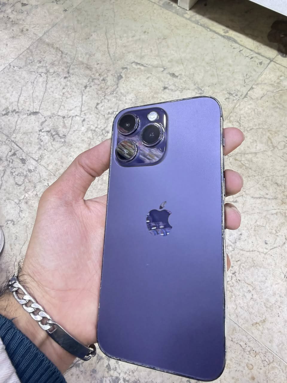 سلام عليكم أيفون 14 برو ماكس 
ذاكرة 256
 بطاريه85
جهاز مبدل ضهر فقط +بسبب تحديث وكف فيس إيدي 
السعر 710 وبي مجال قليل 
مكاني بغداد المحموديه
***********
