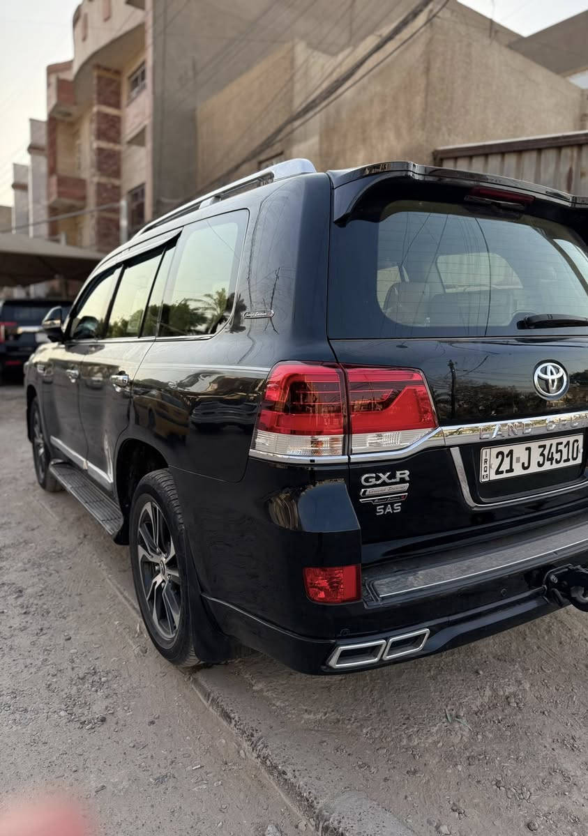 سلام عليكم
تويوتا لاندكروز موديل 2021
كفاله عامه و كامله من كل النواحي
رقم سليمانية بأسمي تحويل ثاني يوم 
سنويه هزه جديد 2030
ماشي Km.58000
محرك V8.4600
ساز
تشغيل عند بعد 
مري شفط
٨ ايرباك
مثبت سرعه 
٣ شاشات
كشنات كهرباء 
تبريد ٣ قطع
صندوق كهرباء
5 كامرات
فتحة سقف
 دخول ذكي
لايتات LED
محرك كير واير بشرط مامفتوح 
سيارة حيل نظيفة كلشي عل بلاد جديد 
سنوية هزة كلشي جديد مدفوع لـ
باسمي السنوية بشرط تحويل وغرامـة
سيارة مابيـها دينار مصرف كامل من كل نواحي
الرقم 
***********
*********** 
واتساب متوفر
