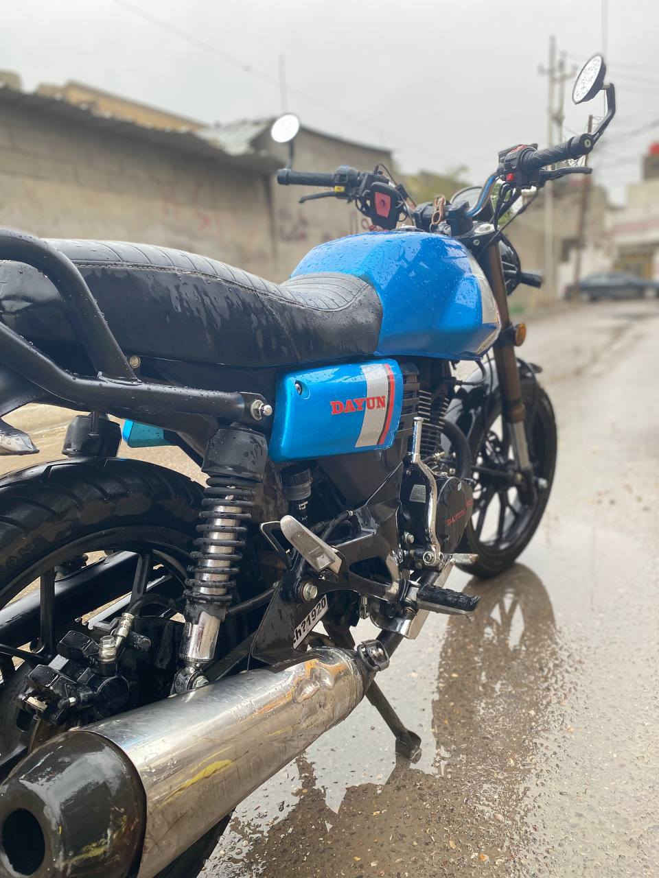 السلام عليكم دراجه دايوان لاتي 200cc موديل 2022شهر 8 ما ناقصها شي  جاهزه من كلشي دهن امزويل محدثه 2024 تاير خلفي جديد ما صارله هواي دسكات خلفي جدد عمبار خلفي جديد الدراجه ما ناقصها شي وخير من الله عنوان بغداد /العبيدي /***********
السعر 2350
