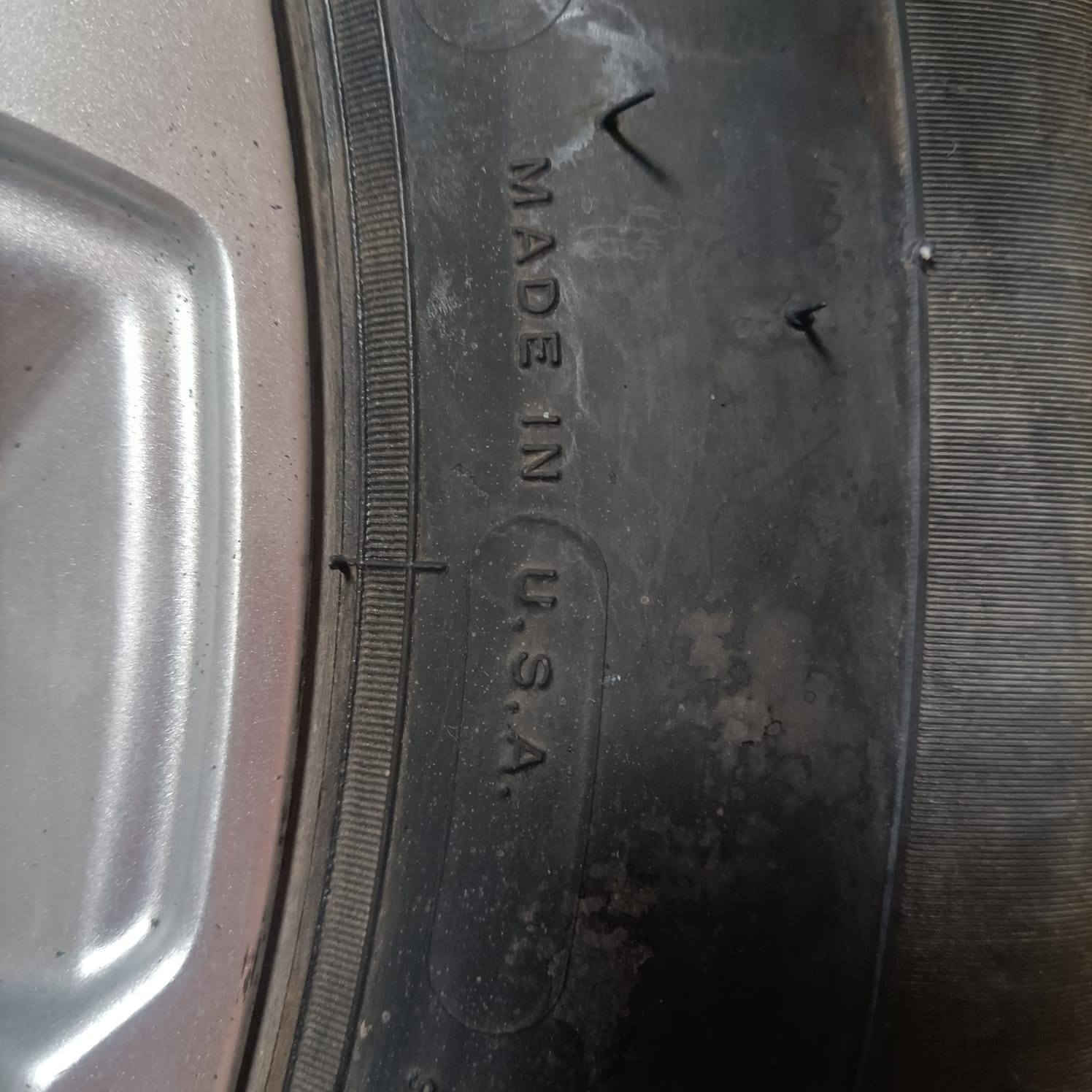 متوفر تايرات تيران
حجم 17////
65/225

زوج تاير ويل
المكان نجف 
التك 125

الاستفسارات ***********
