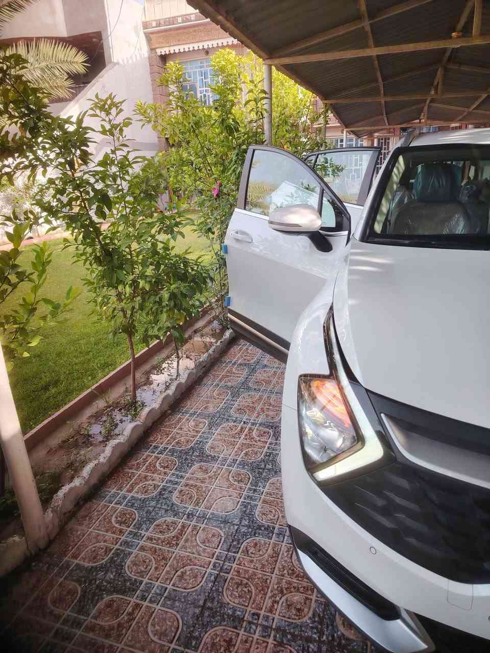 السلام عليكم.. بيع أو مراوس... . سبورتج.. خليجي.. رقم بغداد..موديل 25. كفاله عامه من.. صبغ.. وبارد.. وتبديل.. وشخط.. ورصعه.. وحالوب..وكير و محرك.. جديده جدا.. فول مواصفات ماعدا البانروما.. كراسي كهرباء.. تدفئه.. شفتات.. مقود تدفئه.. رادارات.. سايد بريك بصمة.. كير ماوس.. تشغيل عن بعد.. صندوق كهرباء.. ***********  وبالخير على اللي تصير من نصيبه.. السعر 227

