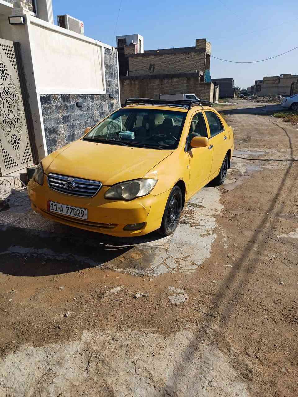 بيوايدي ٢٠١١ للبيع السيارة باسمي تحويل ثاني يوم رقم انكليزي جديد هيئة غرامات مصفرة مكينة كير جديد يحتاجلها دبلات خلفية الكشر شوفت عينك السيارة موجهة السعر ٤٠ ورقة مكاني الكاظمية ***********
