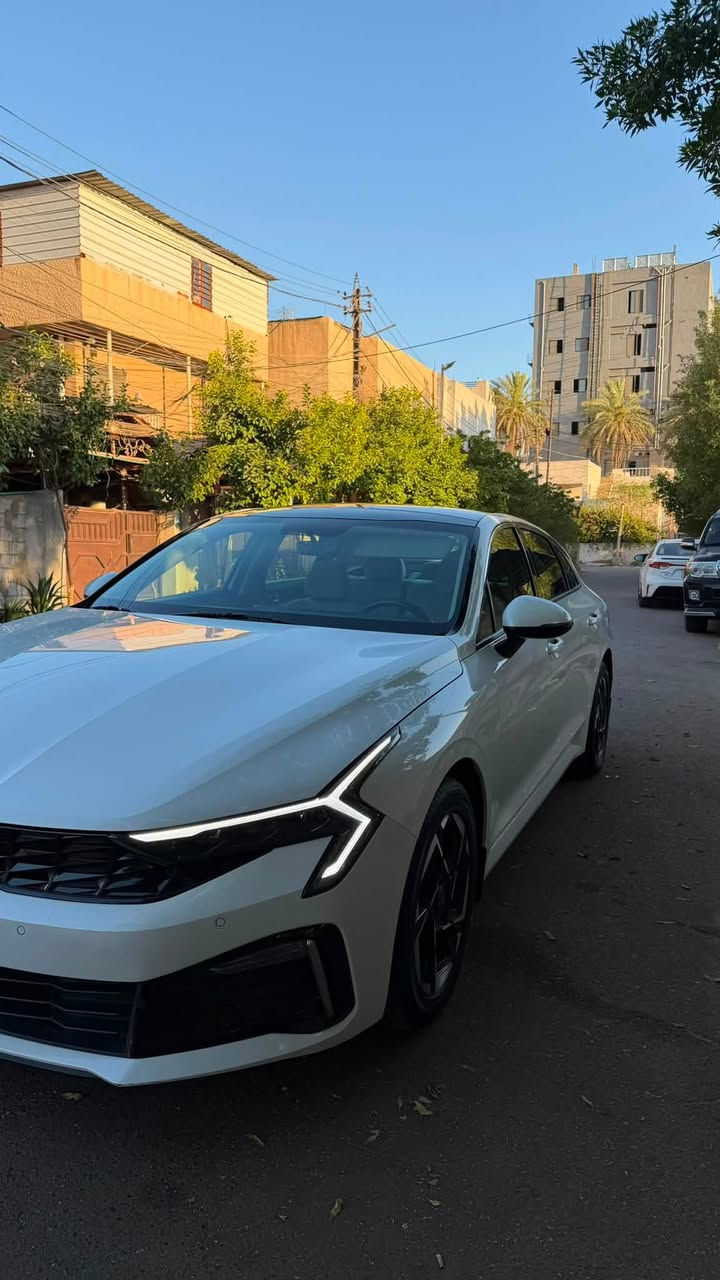 السلام عليكم
كيا K5 موديل 2024 خليجي
فول مواصفات عداد45 ألف
بانوراما مرايا شفط
بصمة تشغيل عن بعد
مقاعد كهرباء
حساسات 360
مرايات أوتو دم
إضاءة LED أمامية وخلفية
تبريد للمقاعد
بصمتين عدد 2

السيارة بعدها ضمن ضمان الدولية
بغداد حي الجامعة

رقم صاحب ســـيـارة ::
***********
