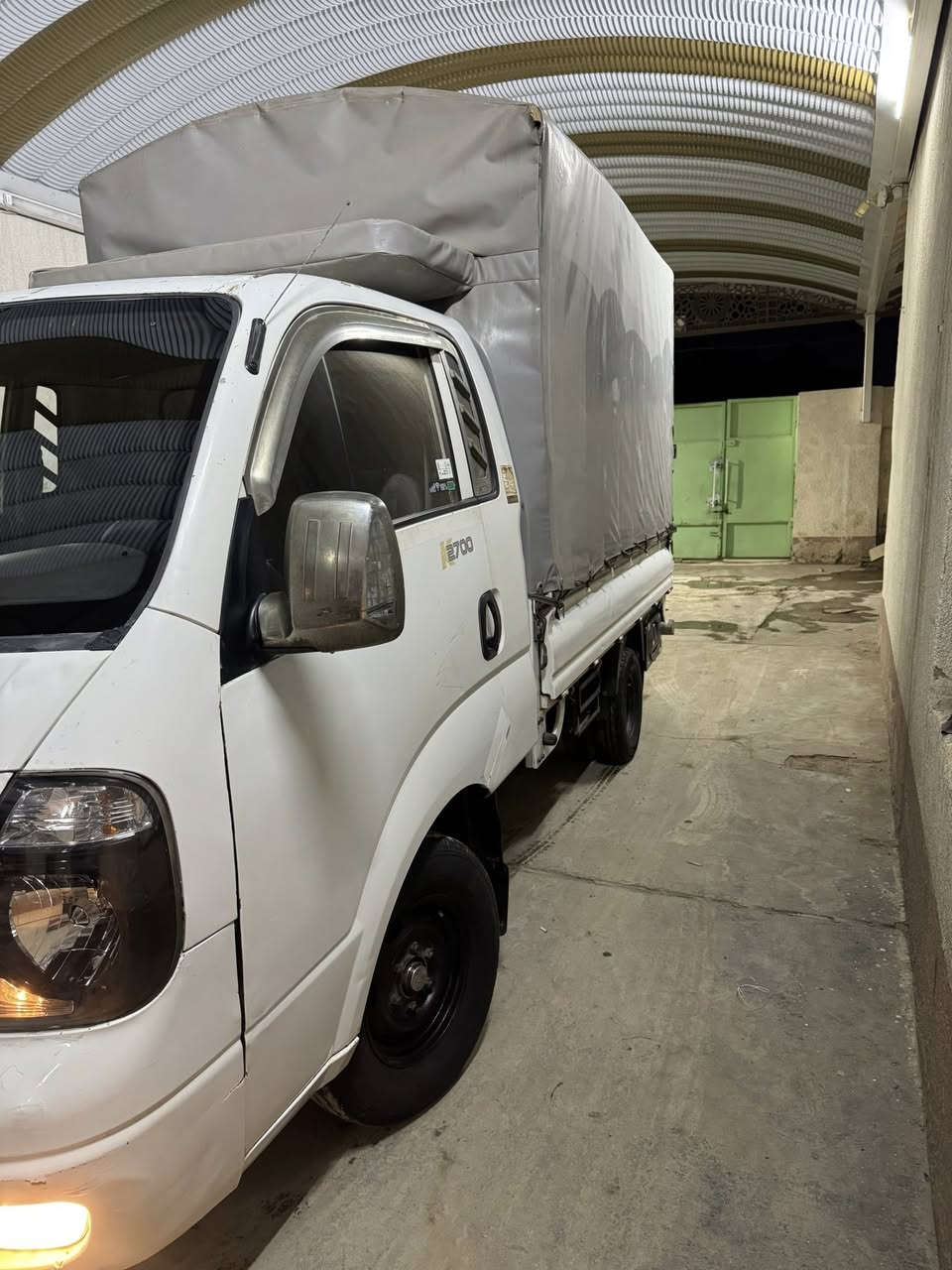 السلام عليكم شباب كيا حمل 2700
موديل 2011 سياره خير من الله رقم جديد تخم تاير جديد 
كير مكينه شاصي مكفول للأستفسار ***********
رجائاً المو شراي لا يتصل ويتعبني سياره حلوه و نضيفه وجاهزه للعمل ما تصرف عليها ربع
