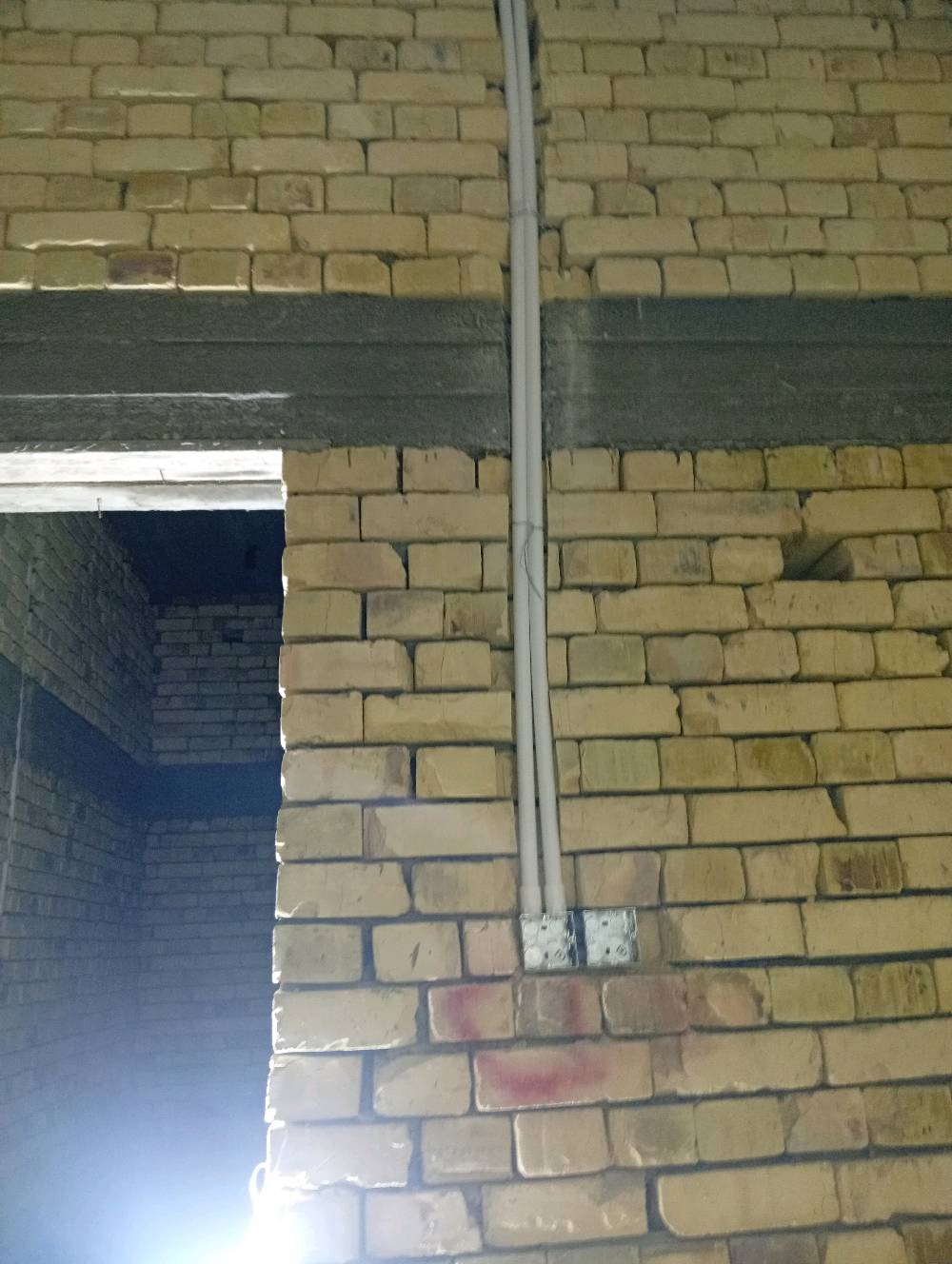 حفر تنزيل بوري كعرباء تسليك تشطيب في كل انحاء البصره شرط غلي الليزر كل مايتعلق في الكهرباء التواصل عبر الهاتف او الواتساب وانا خادم كل انحاء البصره 