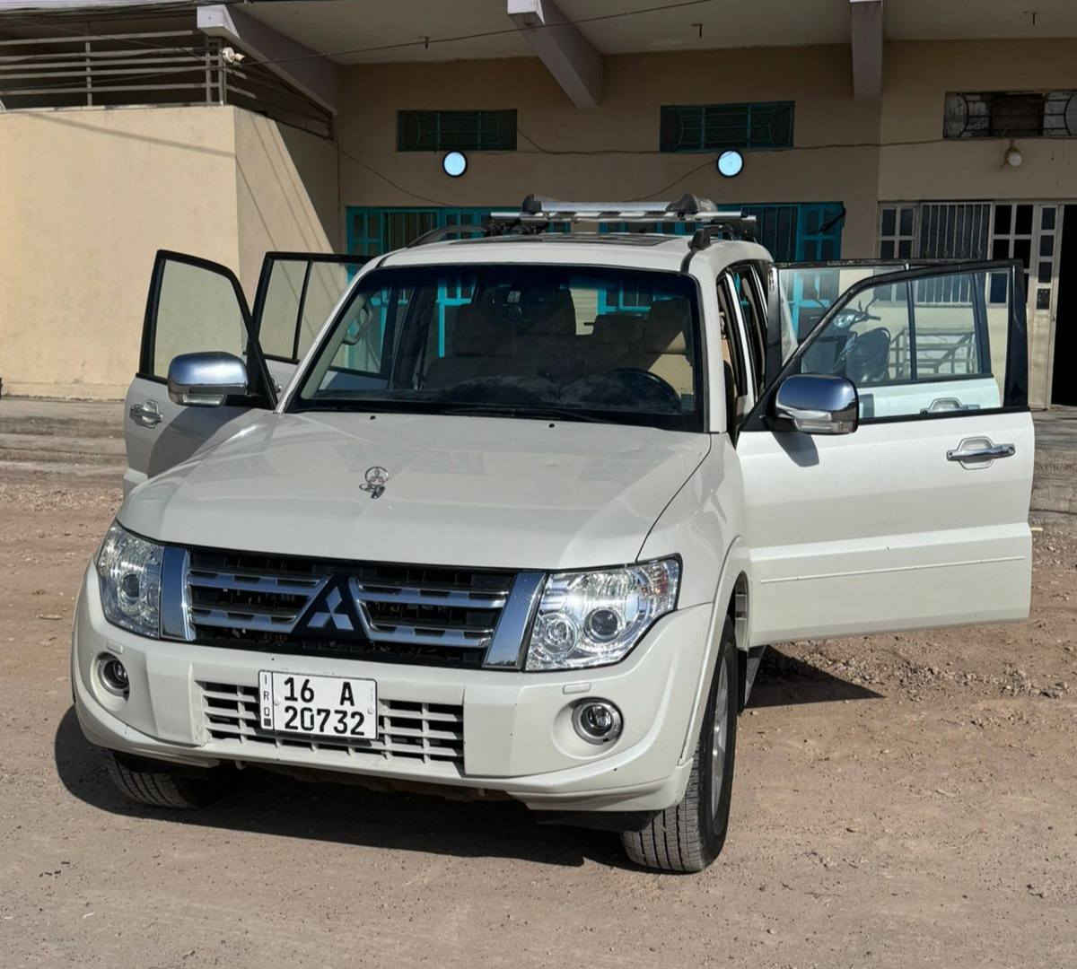 ميسوبيشي باجيرو 2013 جديدة وعليها إضافات
فول حبتور للاخير مكفولة بدون حادث
فتحة سلايد
حساسات
كامرة خلفية
كامرا داش كام امامية
مرايا شفط 
محرك مكفول كير مكفول
حجم المحرك 3500

🛑 السعر سوي تعليق يصل مباشرة 🤖 

دواخل بيجي
كشنات جلد
كشنات كهربائية
مثبت سرعة
تبريد مركزي 3 قطع 
تحكمات ستيرن
ماشية 140 
منظومة زينون بلادي
فور ويل + تو ويل 
7 راكب
3 قطع تبريد
سيارة بيهه بصمة ودخول ذكي 
تفتح عند الاقتراب
وتقفل وتصعد جام عند الابتعاد
تشغيل عن بعد 
سستم سماعات مع دمام بلاد
بيهه كم رصعة
السيارة جاهزة من كلشي ومابيها اي نقص 
رقمهه قادسية 

رقم صاحب سيارة
***********
