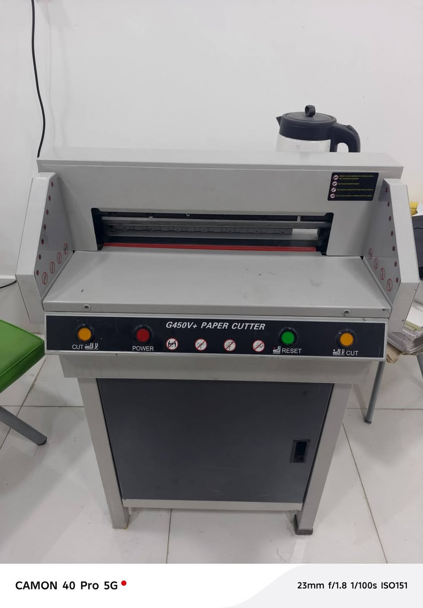 مقص ورق يقص 500 ورقه
مع سكينه قطعه احتياط

كامل وجاهز تجي وتفحص 

سعر 400 ألف
للاستفسار الاتصال ***********
