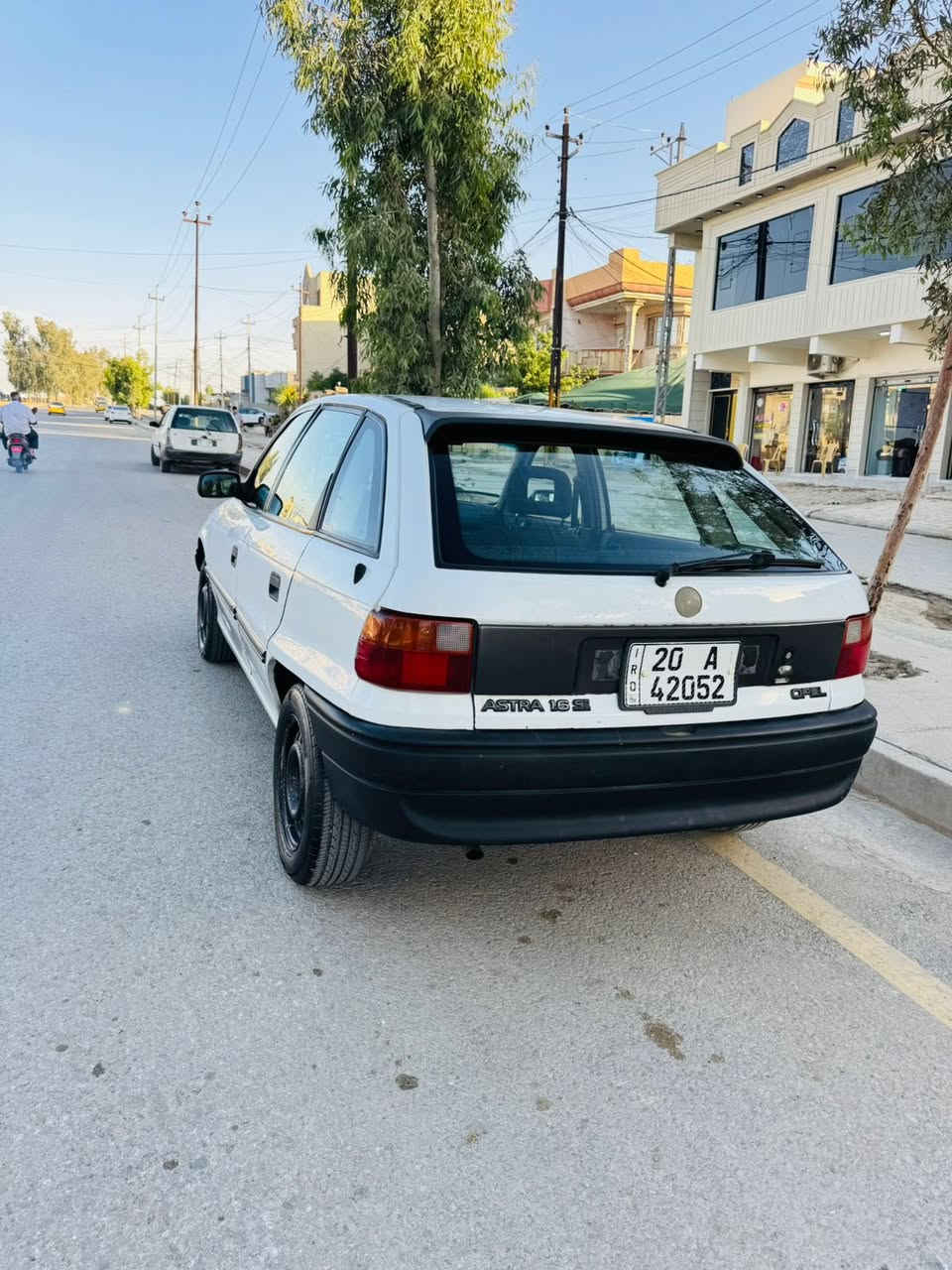 سلام عليكم أسترا موديل 95 محرك كير شرط رقم جديد كربون بنزين شرطة تحويل السعر 40 بيها مجال بسيط  ***********
‭0771 952 6813‬
