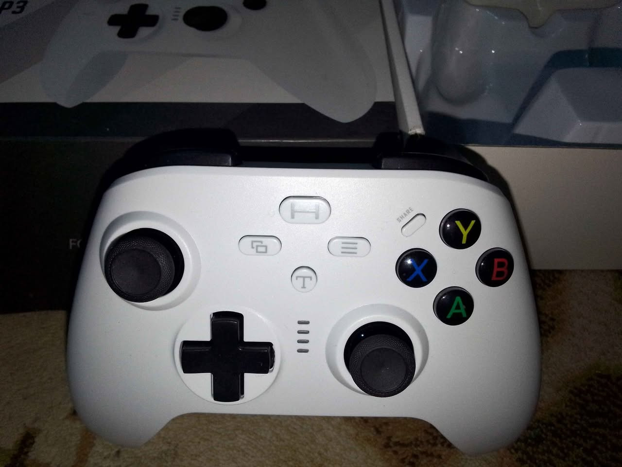 جويستك شحن تعمل على جميع الاجهزة ...
... تعمل على .... سوني 3 .. اكسبوكس ون فات .. اكسبوكس ون S .. اكسبوكس ون X .. اكسبوكس S و X اجهزة لابتوب وكمبيوتر ... تحتوي على شفتات اضافية خلفية ...
 يوجد معها مرفقات وصلة usb تشبه الفلاشة فيها انارة وزر للتعريف  .. كيبل شحن ..
ملاحظة .. شحن الجويستك يدوم لعدة ساعات طويلة والجويستك في وسط واجهتها تحتوي على انارة لمعرفة وقت انتهاء واكتمال الشحن .. كما انها حويستك عملية فعليا .. وكير التحكم ميكانيكي اي وداعا لعطلات الكير كنا يمكن تبديل بكارية شحنها لو انتهى نهائيا بعد سنوات من اللعب .. 
السعر فقط 45 الف مكاني دهوك سوق دهوك . دهوك, العراق


**إذا كنت صاحب هذا الإعلان وتريد حذفه لأي سبب، رجاءا أرسل رسالة إلى الدعم الفني**