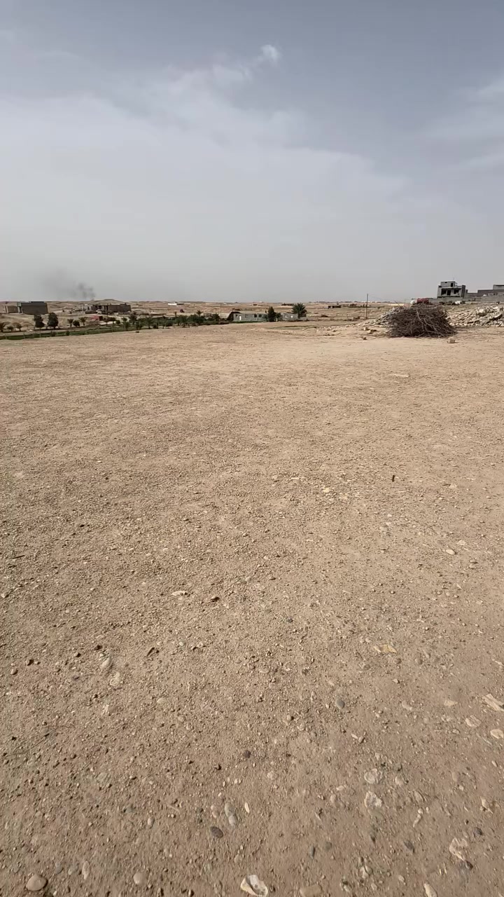 للبيع.  قطعة أرض في محافظة الانبار قضاء القائم ناحية الكرابلة
# النهضة الغربيه جنوب سكة القطار 
# مساحة القطعة ١٠٠٠ متر 
# العرض ٢٥ ونزال ٤٠ 
# سعر المتر ٢٣ الف وبي مجال 
# باقي التفاصيل مذكوره با الفيديو 
# للاستفسار اكثر مراجعة مكتب 🏢 المانعي او الاتصال على الأرقام 
***********
***********
***********
