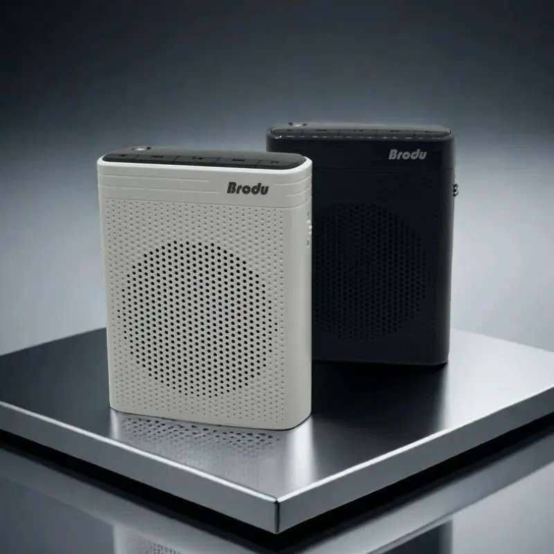 مكبر صوت محمول مع ميكروفون لاسلكي من نوع Brodu BTS-1383.
تشمل مواصفاته وميزاته ما يلي:
يحتوي على مضخم صوت بحجم 3 بوصات.
يأتي مع ميكروفون لاسلكي.
يدعم تشغيل الموسيقى من خلال منافذ USB و SD.
يحتوي على راديو FM.
الجهاز قابل لإعادة الشحن.
بطارية 🔋تدوم اكثر من 5 ساعات

استخداماته :
المدرسون والمحاضرون: لتضخيم الصوت في الفصول الدراسية أو قاعات المحاضرات.
المرشدون السياحيون: لتمكين مجموعة كبيرة من الاستماع بوضوح.
العروض التقديمية: في المؤتمرات أو الفعاليات الصغيرة.
الكارديو: بفضل الميكروفون اللاسلكي المرفق.
الاستخدامات الشخصية: مثل تشغيل الموسيقى أو الراديو.

السعر:20 ألف


**إذا كنت صاحب هذا الإعلان وتريد حذفه لأي سبب، رجاءا أرسل رسالة إلى الدعم الفني**
