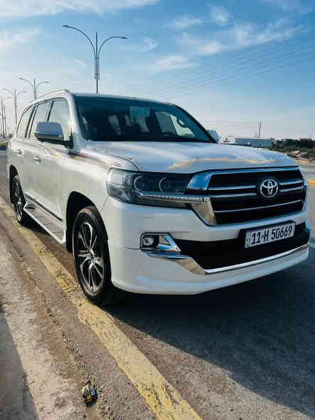 سلام عليكم حبايب لاندكروزر 2020 سياره جديده كلش بمعنى الكلمه ع وضع الشركه سياره ماشيه 75 الف رقم بغداد مكفوله من الصبغ والبارد والشخط السياره بسمي وتحويل مباشر السعر 585 يعني خمس دفاتر وخمسه وثمانين وبيهه مجال قليل الاستفسار الاتصال ع الرقم *********** عنوان واسط كوت
