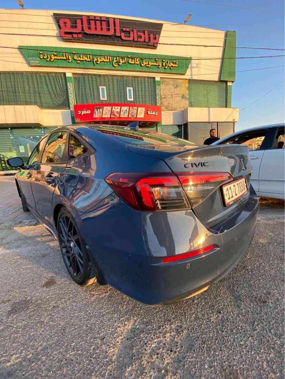 سيفيك 
2025هايبرد تورنك
محرك 2000دوش
ضرر جاملغ وبنيد بار بدون دواخل
رقم بغداد
***********
فول مواصفات 
تحكم ستيرن 
سلايد روف
السيارة جاهزه
هايبرد
ماشية ٤٦الف بغداد, العراق
