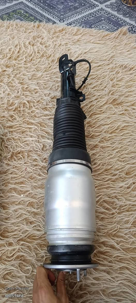 دبل كهربائي جهة اليمين تك فقط لسياره جينسز موديل من 2008الى2016 مال امازون اوربي اصلي الي يفيده ويعرفله يكتبلي سعر وياخذه ***********
