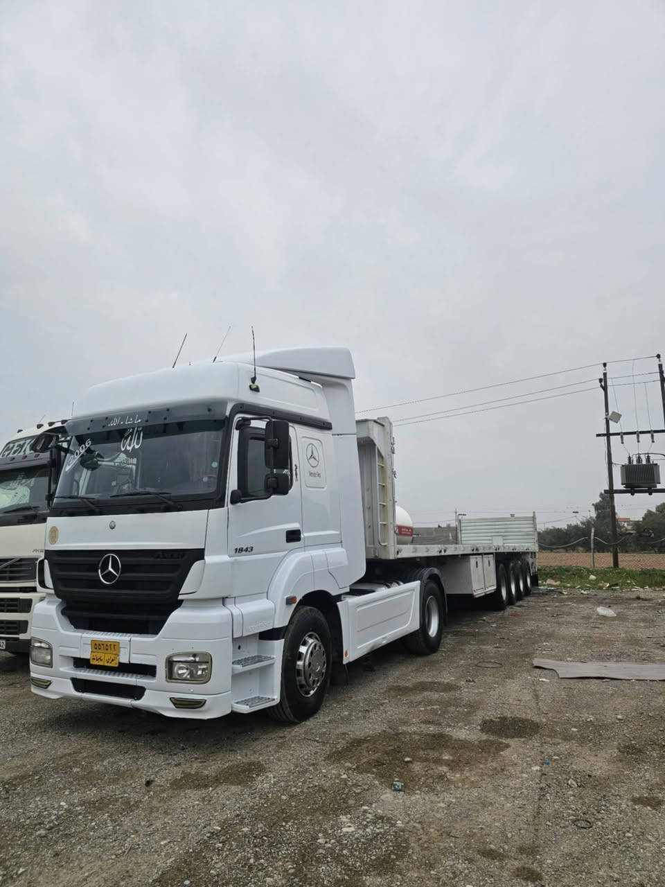 السلام عليكم 
اكسور 2006 كير كهربائي ريتايدر ثلاجه حجم 43 
مربوطه عربانه غسان اربع محاور موديل 2021 اجناب مع تعلاوه كامل 
للاستفسار اكثر الاتصال بالرقم *********** حسين علاء
