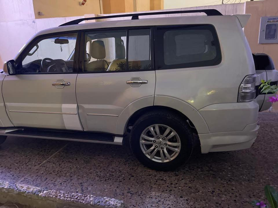 لتفاصيل 
باجيرو حبتور رأس الأرنب العلامة الذهبية 
فول مواصفات 
موديل 2019
سعرها 218
محركها 3800
مكفولة من البارد والصبغ
للاستفسار
0780 253 3248
