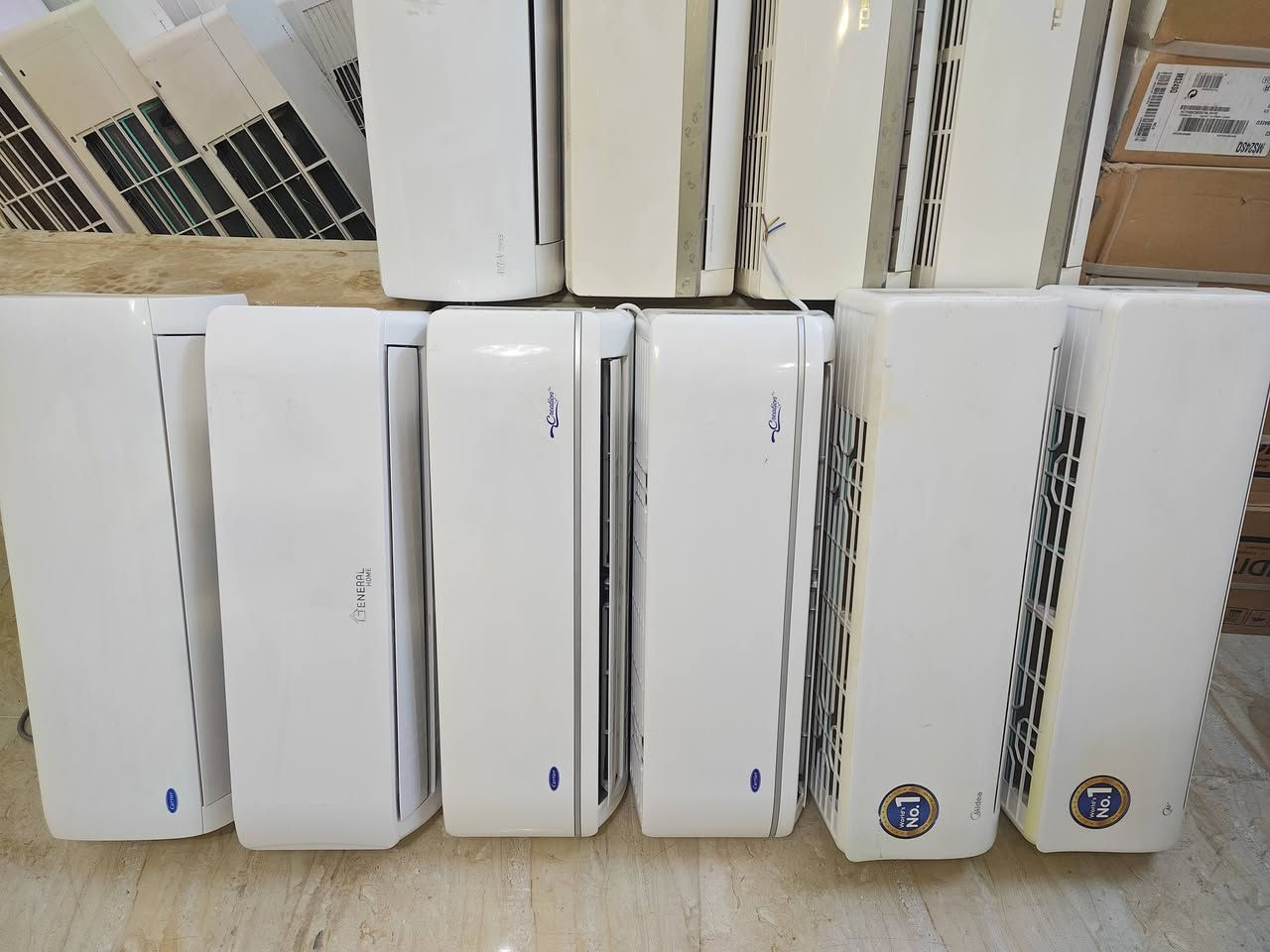 سبالت واحد طن عدد تقريبا 40جهاز 
فقط جمله ابيع
ملحقات داخليه وخارجيه وحمالات (جوكر وبيلادي) وريمونت
***********
