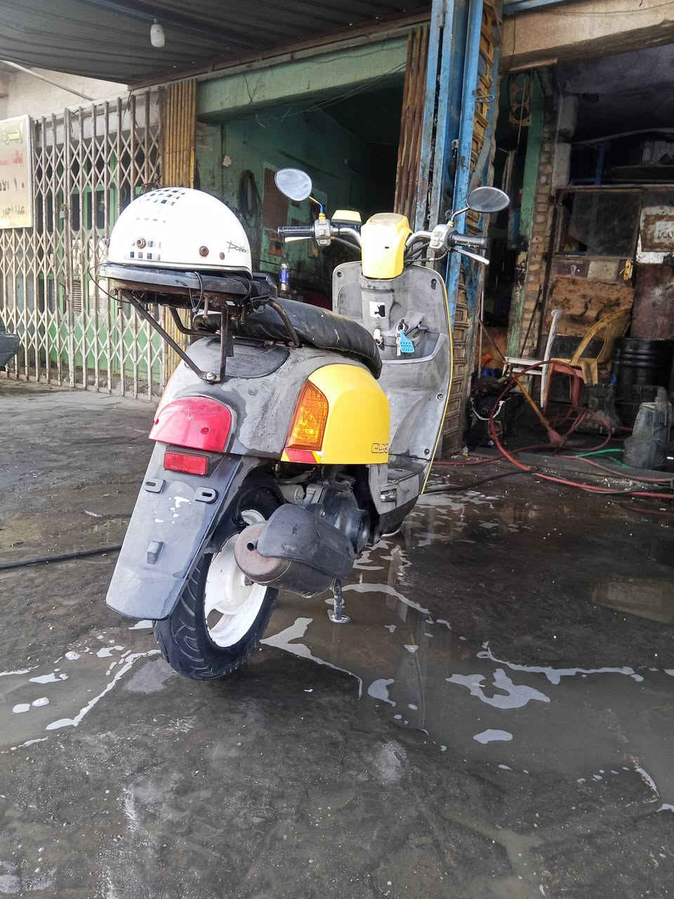 السلام عليكم ماكس بوليسي كفاله عامه الدراجه فول ملاح شلعه ومعدل خير من الله مكينه اذا مفتوحه تاخذها ابلاش ترايك وين متريد روح بيها دهن قبل يومين بدلته امزويل رقم *********** المكان بغداد الدوره ابو دشير متواجد رقم و واتساب
