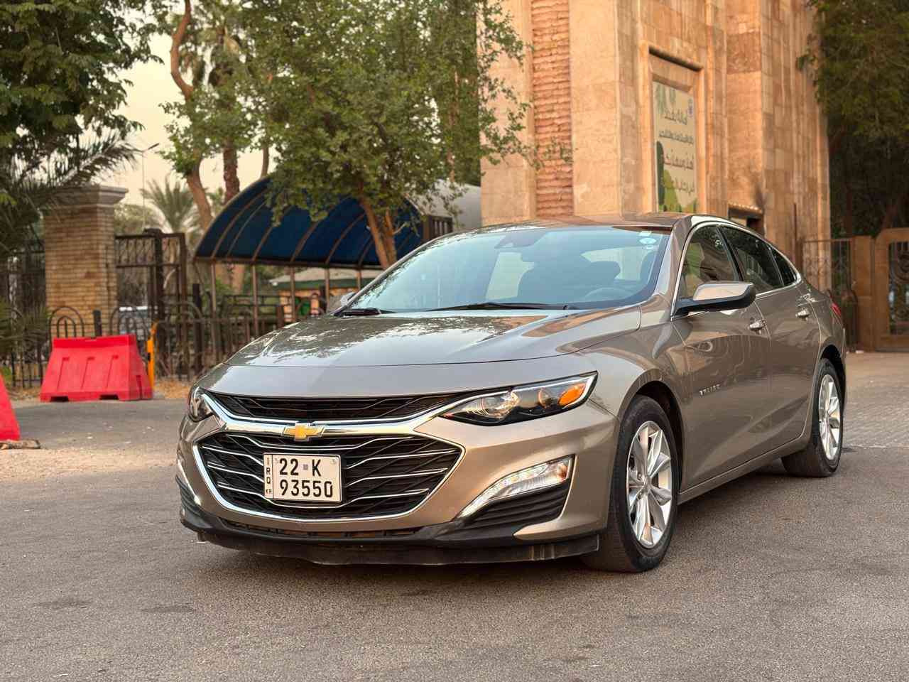 السلام عليكم
للبيع فقط ماليبو 2023 LT لون شمباني 

ماشيه 36 mi بعدها بوضع الشركه 

الضرر// باب ونص جاملغ خلفي جهه السكن صبغ بدون دواخل ايرباك برده فقط بجم كبس صور الضرر مرفقه

دخول جديد ترقيم جديد اربيل ب اسمي تحويل ثاني يوم

المواصفات 

🔴 بصمه ابواب + جنطه

🔴 تشغيل عن بعد 

🔴 رادارات جانبيه 

🔴 حساسات خلفيه 

🔴 نقاط عمياء 

🛑محرك 1500 توربو ✈️

🔴قياده ذاتيه

🔴سايد بريك بصمه

🔴مانع انزلاق

🛑لدات اماميه نهاري 

🛑 اوتو بريك /توقف ذاتي عند الاقتراب 🚳

🛑كشنات تدفئه + كهرباء ⚡️ 

🛑تبريد مناخين منفصل SYNC

🛑تبريد قطعتين امامي خلفي 

🛑شاشه كبيره تدعم 📲Android Auto/car play

🛑خرائط Gps📌

🛑كامره خلفيه 📷

🛑كروز مثبت سرعه

🛑شاشة ضبط واعطال بل دشبول

🛑منافذ USP/ 12V /Tip C

🛑مانع انزلاق ⛔️

🛑حساس اطارات

🛑4 دسك/ Abs
السعر /145 
السياره جاهزه ونظيفه جداً بدون نواقص

مكاني بغداد الكرخ 

***********

متوفر واتساب
