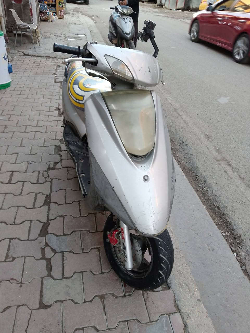 سلام عليكم للبيع دراجه بريز بغبغاء دراجه حلوه و نظيفة سلف هندر سعره 350الف مكاني الحريه الأولى
***********
