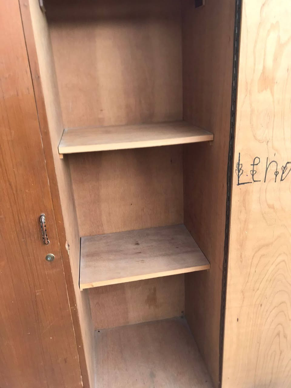 السلام عليكم
كنتور اربع أبواب ملحق صاج
السعر ١٧٥
المكان الكريعات مقابل مطعم البلام العائلي
موبايل ***********
لانرد على التعليقات فقط الاتصال
