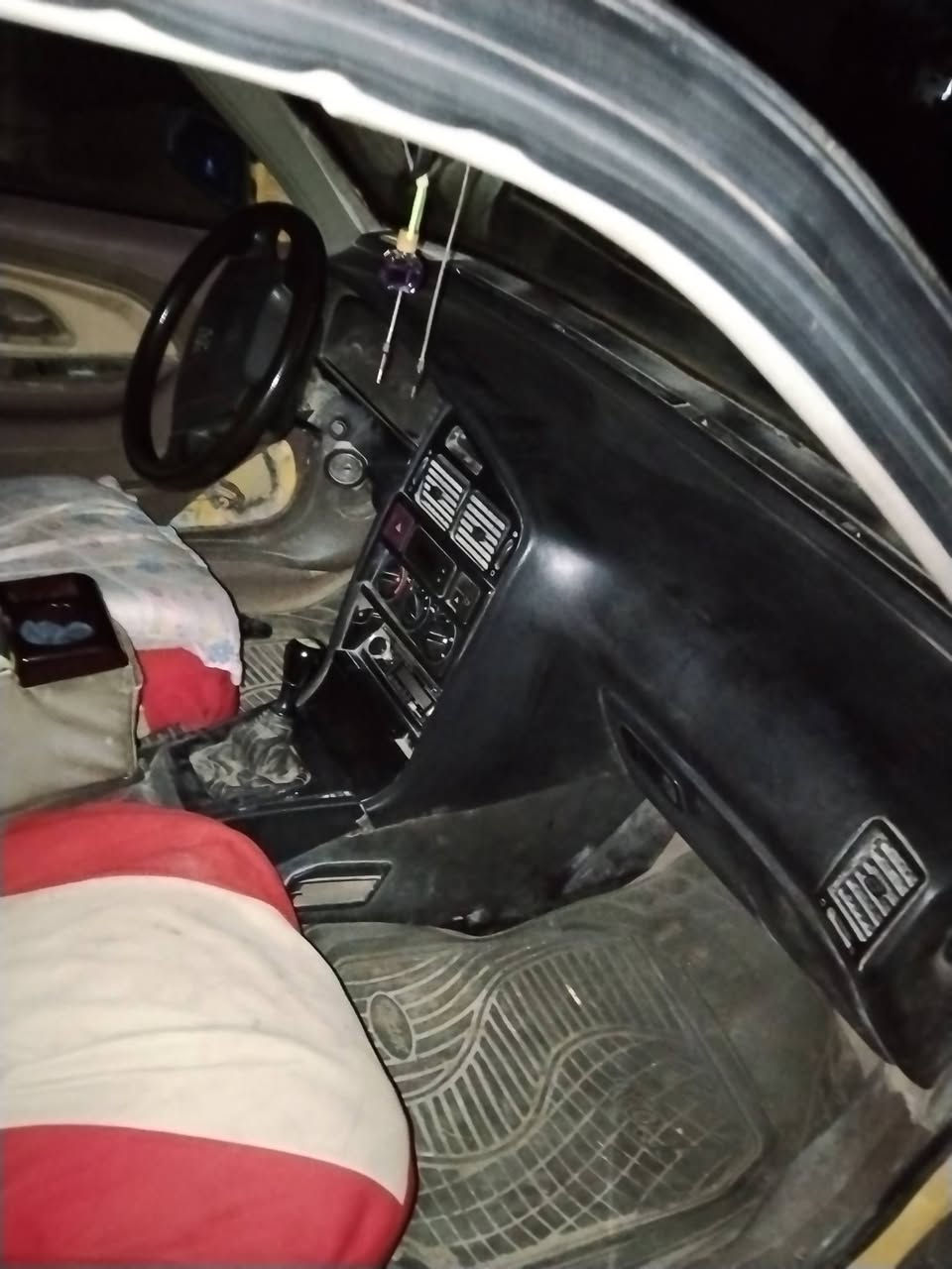 السلام عليكم سياره للبيع 2016 بيجو أكد السياره خير من الله تبريدثلج تخم تايرصدرجديد السعر25 ورقه وبيهه مجال رقم التواصل***********
