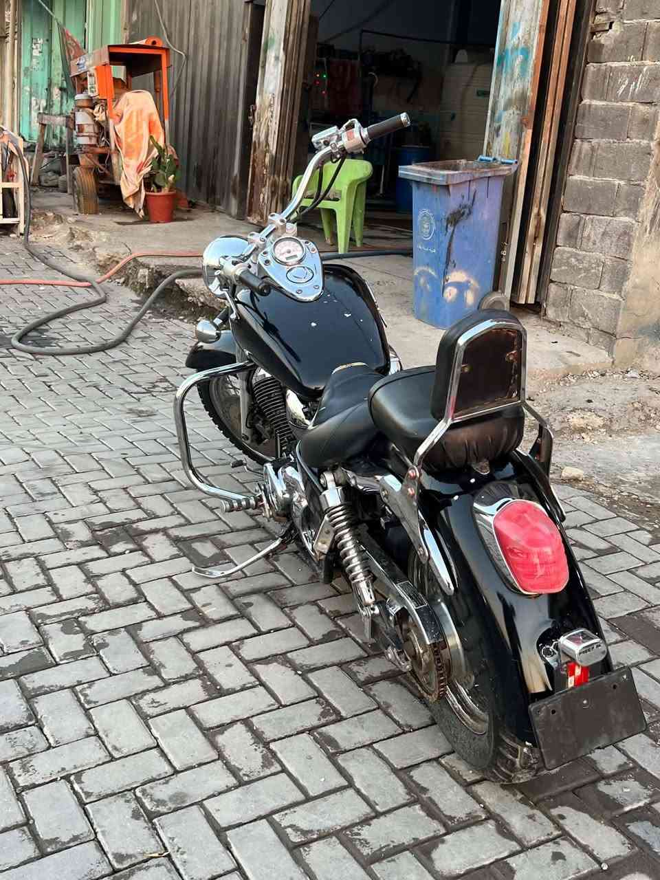 السلام عليكم شباب شادو 400للبيع 
بدون مراوس
بدون رقم مكينه وكير مكفوله 
كهربائيات كلهه شغاله 
تايرات نظيفه
موجود فديو لتشغيلهه ع الخاص 
جيب فيتر وافحص 
سعر13$بيهه مجال قليل
مكاني بغداد ام الكبر قرب تقاطع كسره وعطش ورشه كلاسك 
***********
