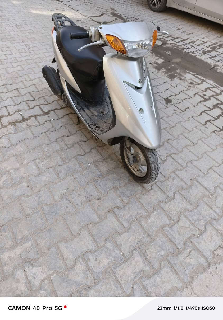 سلام عليكم شباب دراجة عصفورية نكرة سلف هندر اشاير لايت عالي وناصي كيلو متر شغال هورن عالي دراجة نضيفة كلش ومكفولة كفالة عامة وبلعافية على الياخذهة شلعة ومعدل تشك الكاع مكاني بغداد الحريه السعر ٣٥٠ وبيهة مجال قليل حك الجية الشراي يتصل *********** ويدلل واهلا وسهلا بلجميع
