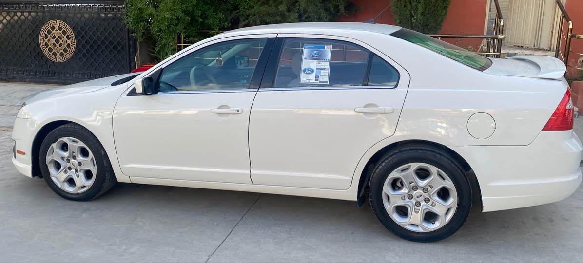 Ford fusion SE مـۆدێـل ٢٠١١ - مــواســەفـات SE - 
پارچەیەکی بۆیاخە بی لیدراو چەمەلەخی لای سایەق پیشەوە
- تـەپەی گێری نییە - مەجموعەی سوکان بیلادی - بلوتوز وشاشەو کامرا  - سیستمی Microsoft- گــێڕ و مـەکـینە و کـارەبایی و تەحویل و غەرامە بە شەرت١٢٠مایل رۆشتوە سپیری دانەبەزیوە و تازە ماوەتەوە
لە سلێمانیم
ژم(***********) السليمانية, العراق
