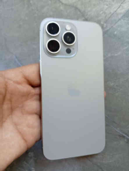 ايفون ١٥ برو ماكس ذاكره ٢٥٦ بطاريه ٩١ مكفول افحص وين ميعجبك دبل سيم كارت مكاني بغداد الامين الثانيه سعره مليون و٨٠ الف ( *********** )
