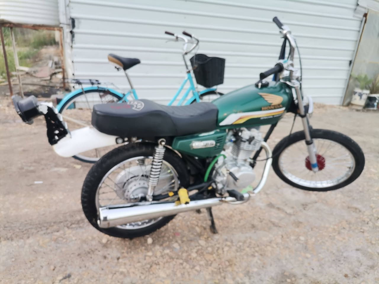 السلام عليكم
دراجه نامه  تعمير 25 شاصي 24 أوراق كامله مكاني الحمزه الغربي 650 وبيه مجال ***********
