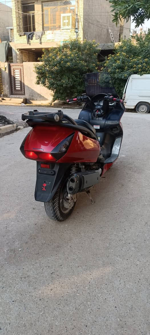 سلام عليكم للبيع سلفر ونج مكينه 600 مكفوله كله شغال اي نقص ماكو شلعه معدل فول تخم  تايرات جدد دبلات نضيفه نعومه فول سعر 13 بيها مجال بغداد زعفرانيه ***********
