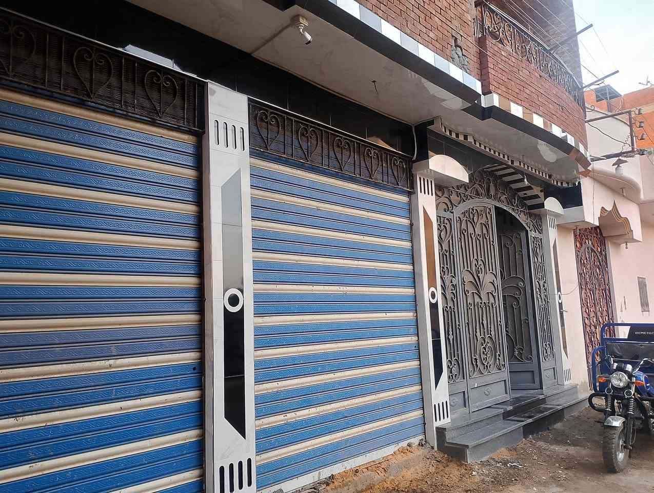 خلفه سيراميك  متفرغ حاليا لكل انواع السيراميك والبورسلين والكاشى والمرمر والبايات والألوااح .
شغل ليزر درجة اولى وتسليم مهندس .
 الرقم بيه واتساب 
بغداااد فقط .*********** خلفه مصرى ودلل
