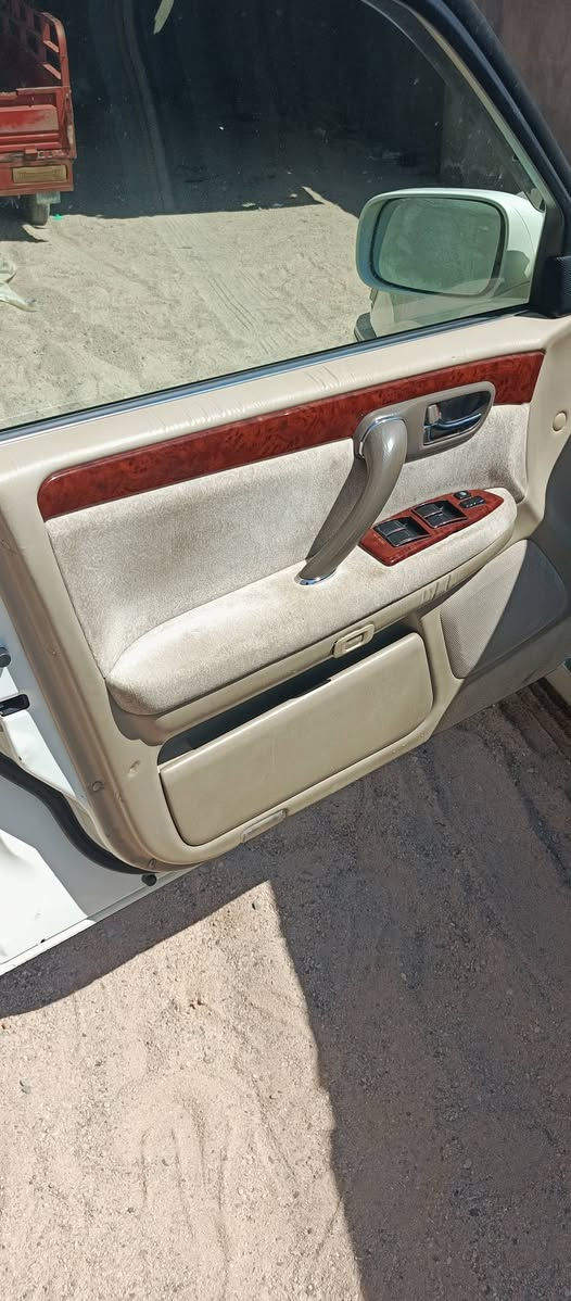السلام عليكم
جنون للبيع موديل  2000

كرستار دكمتين حداديه جديده 

السياره جده كصه قمار 

والباقي كفاله ترقيم جديد

مداور ثاني يوم. السعر  

115

بصره سفان لاستفسار ***********
