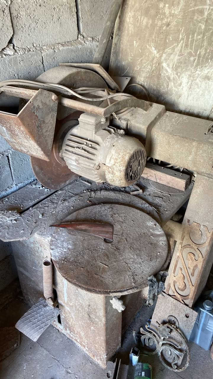 السلام عليكم  من رخصه الادمن 

السلام عليكم كتر حداده شغال نضيف فقط بولبرنات كايمه ماطور ايطالي 10 حصان شرط الفحص 
دريل صيني قديم شغال وشرط الفحص ثنينهن 
سعر الكتر ((مليون ))سعر الدريل ((400)) بيهن مجال عنواني بغداد المدائن سلمان باك 
***********متواجد
***********متواجد
