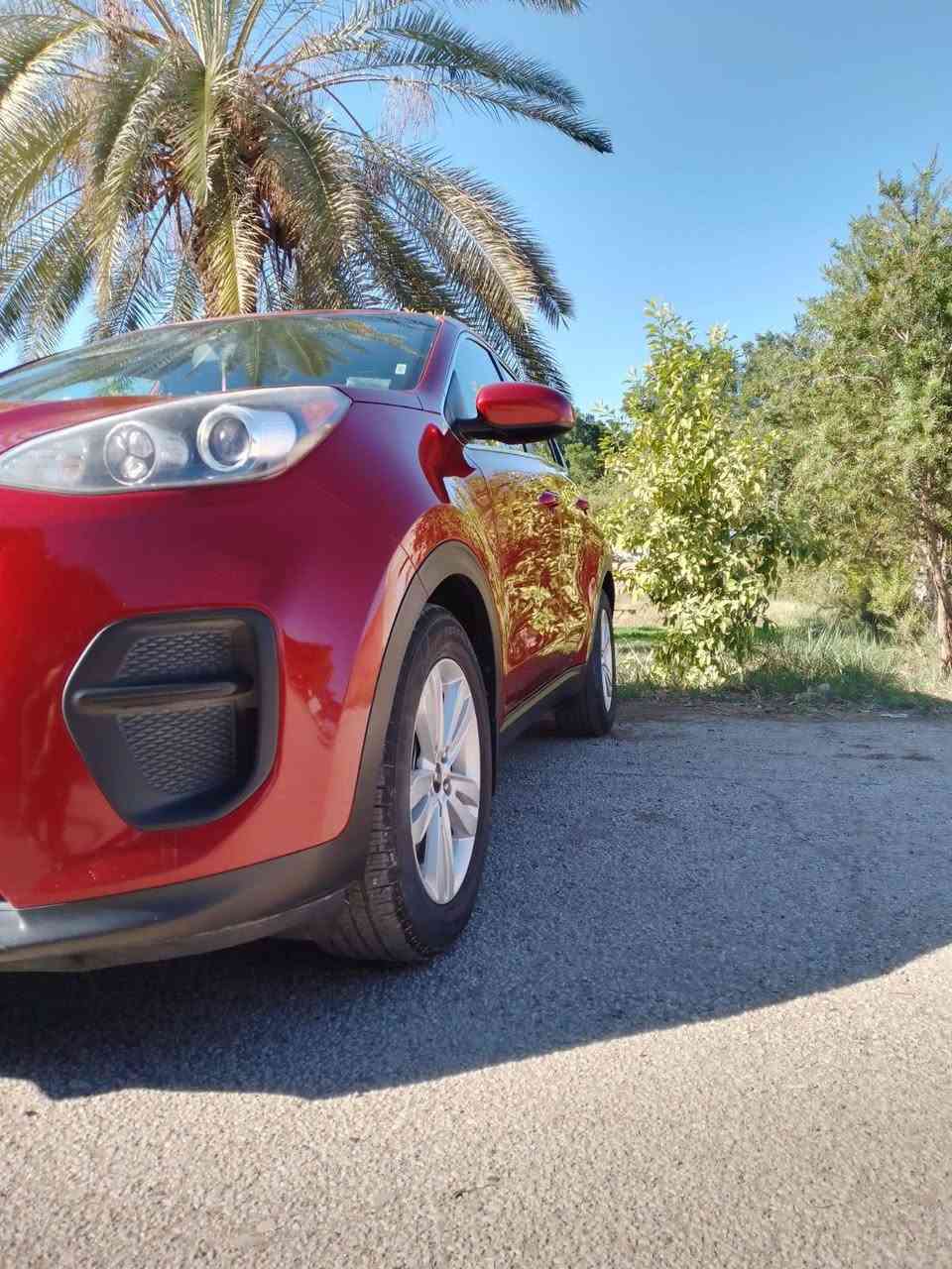 سبورتج موديل 2017 شاشة كامرة دوراة حساسات خلفية
لون خمري لماع سيارة نظيفة جداً ومال بيت علي ايدي 
كلشي بيه بلادي 
بيه شوية تلحيظات بالدعامية الأمامية
وبعد بيه مواصفات  مثل انظمة قيادة 3
مثل تحديد مسار وتنبيهات وغيرها +
*********** مكلف بل نشر سعرها 165
