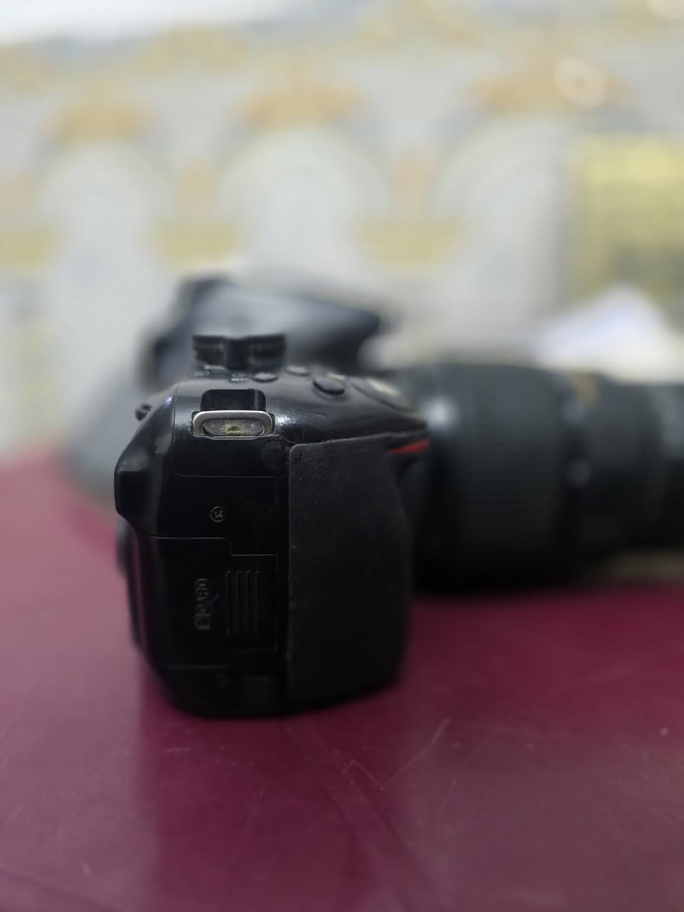 كامره نيكون 5200 للبيع
جاهزه من كلشي وصورته تخبل 

ملحقاته 

شاحنه +بطاريه+عدسة 55

+عدسة70\300 رياضي (العدسة الرياضي بيه خلل بسيط موضح بالمنشور بفيديو ) تصور ومابيه اي مشكله 

السعر ٣٣٠ وبيه مجال للشراي وبخدمتكم. مكاني الناصرية الشطرة الي حاب يشتري يتصل ***********
