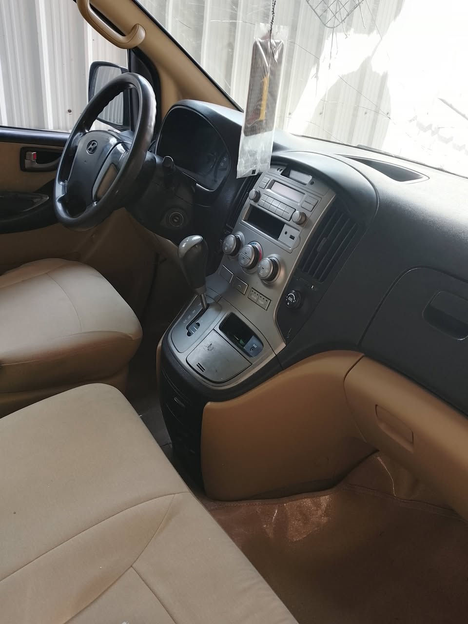 ستاركس 2010 محور گير اوتماتيك كلشي  موضح بالفيديو و سونارها وياها السعر 150 
للاستفسار *********** مكاني البصرة قضاء المدينة / بني منصور
