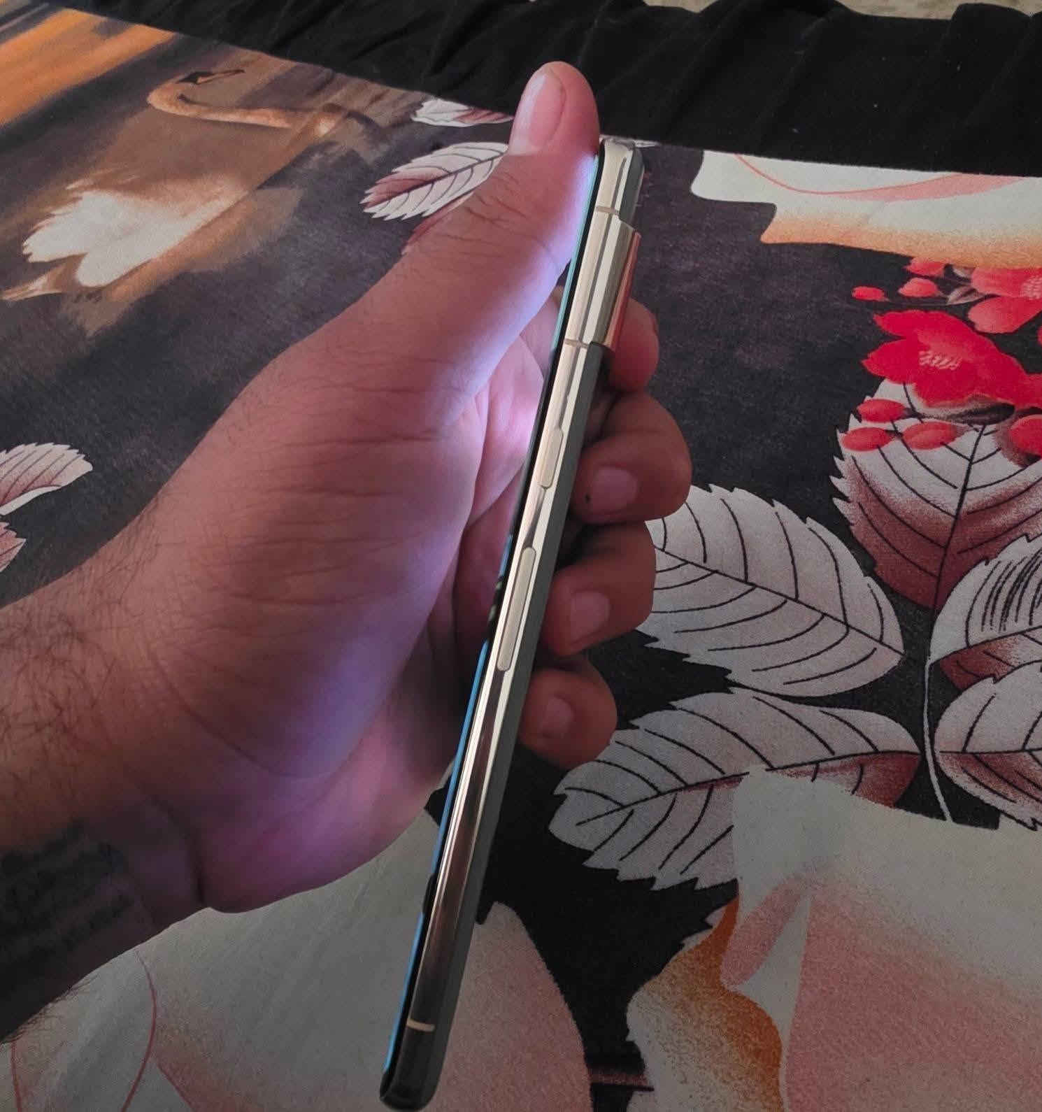 google pixl 7pro
128 ___ram12
ممفتوح شرط
نظافه 95% 
مع 3كفرات + كارتونه 
350 قفل قفل قفل


**إذا كنت صاحب هذا الإعلان وتريد حذفه لأي سبب، رجاءا أرسل رسالة إلى الدعم الفني**