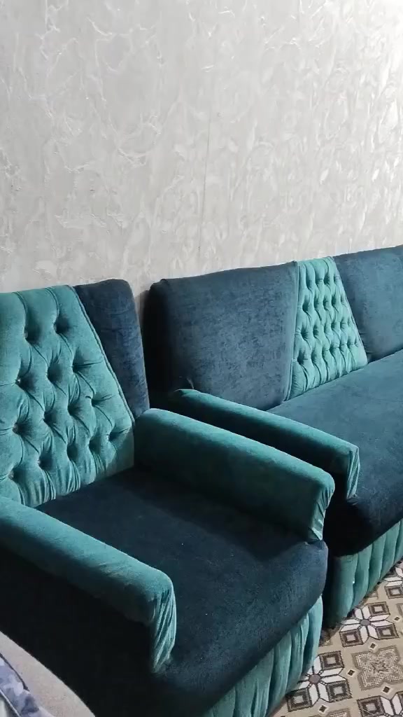 سلام عليكم  تخم كلشش نظيف ومابي اي ضرر وكلش قوي وثكيل تسكام لونه احلى من تصوير بالف مره 5 قطع 10 نفرات سعره 175 وبي مجال قليل ***********
